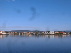 宁静的清水湾湖畔风景