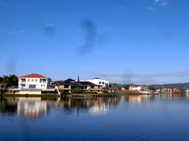 宁静的清水湾湖畔风景