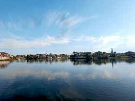 宁静的清水湾湖畔风景