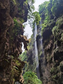 马岭河峡谷瀑布风光