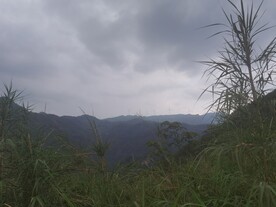 下雨前的峡谷天空