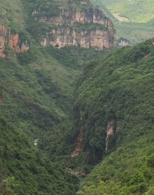 马岭河峡谷步行栈道风光