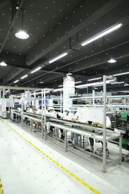 电子设备生产车间 