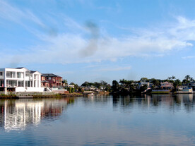 黄金海岸清水湾湖畔风光