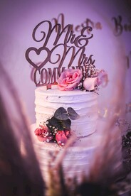 双层结婚奶油蛋糕