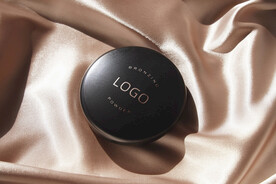 徽章胸牌贴图样机