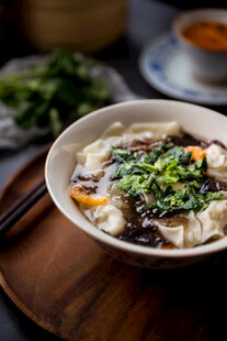 紫菜鲜虾云吞汤