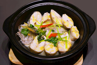 砂锅梅汁焗午鱼