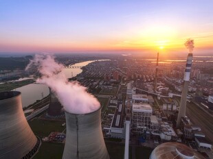 火力发电站燃煤发电厂冷却塔图片