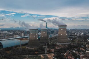 火力发电站燃煤发电厂冷却塔图片