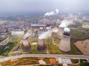 火力发电站燃煤发电厂冷却塔图片