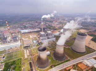 火力发电站燃煤发电厂冷却塔图片