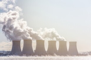 火力发电站燃煤发电厂冷却塔图片