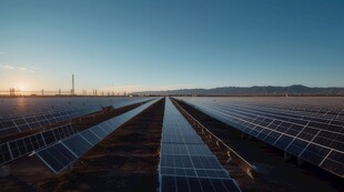 太阳能发电站硅板发电清洁能源