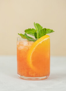 冰镇薄荷橙汁