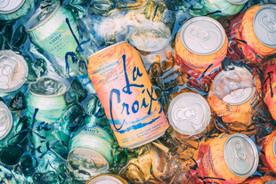 冰镇易拉罐汽水