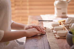 茶艺师白瓷茶具