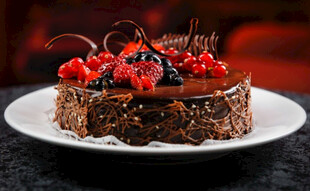 水果巧克力蛋糕