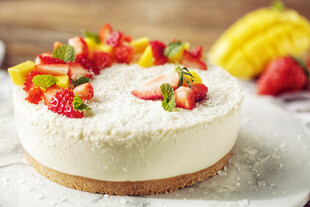 草莓椰子慕斯蛋糕