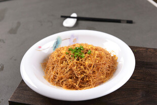 蚂蚁上树蟹黄干捞粉丝