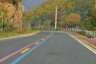 山里彩虹乡村旅游公路