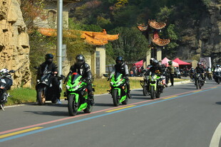 摩托骑行队