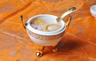 精致海鲜鲍鱼粥