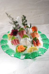 海鲜刺身拼盘三文鱼金枪鱼刺身