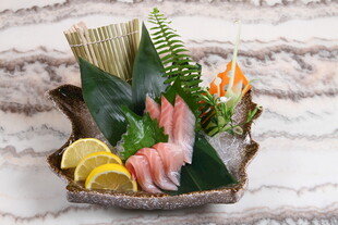 三文鱼金枪鱼刺身拼盘