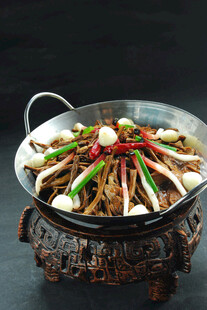 干锅茶树菇腊肉