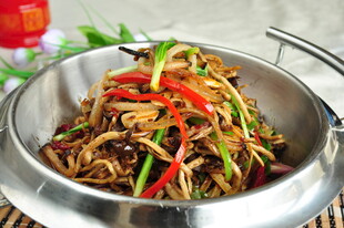 干锅茶树菇 炒茶树菇