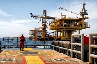 海上石油钻井平台