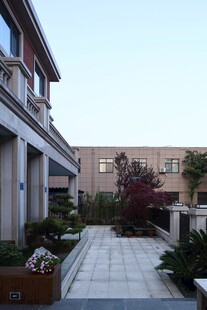 家居客厅卧装修卧室现代别墅外面