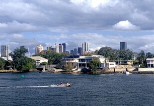 黄金海岸城市海滨风景