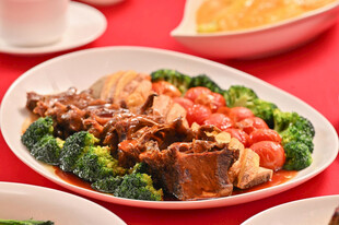 牛腩西兰花拼盘