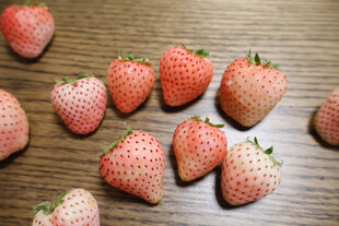 白草莓
