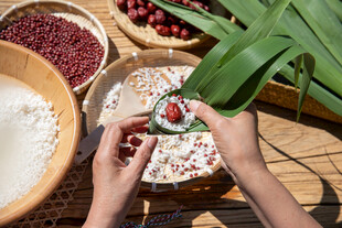 双手包粽场景展示