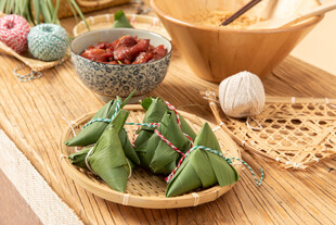 传统手工包制的美味粽子