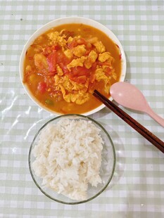 番茄鸡蛋配白米饭