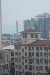 城市中的多层建筑景观