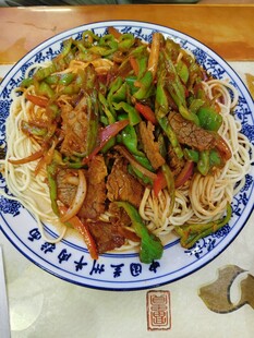 青椒牛肉盖浇面