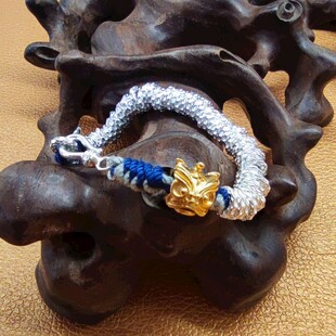 银编手链配金饰与蓝珠