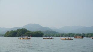 西湖泛舟美景