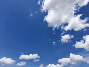 蓝天白云美景