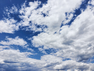 蓝天白云美景