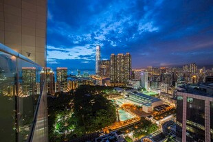 城市夜景俯瞰图