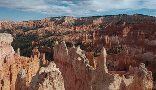 布莱斯峡谷壮丽岩石景观