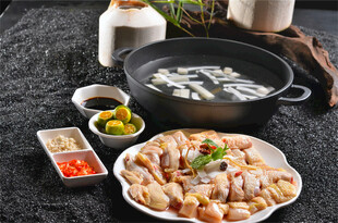 美味椰子鸡火锅食材展示