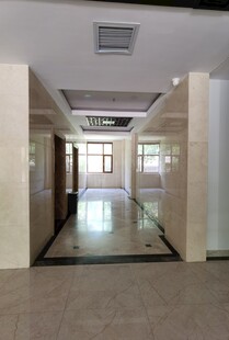 现代简约风格宽敞走廊