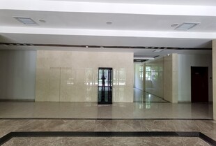 现代简约风格空旷大厅